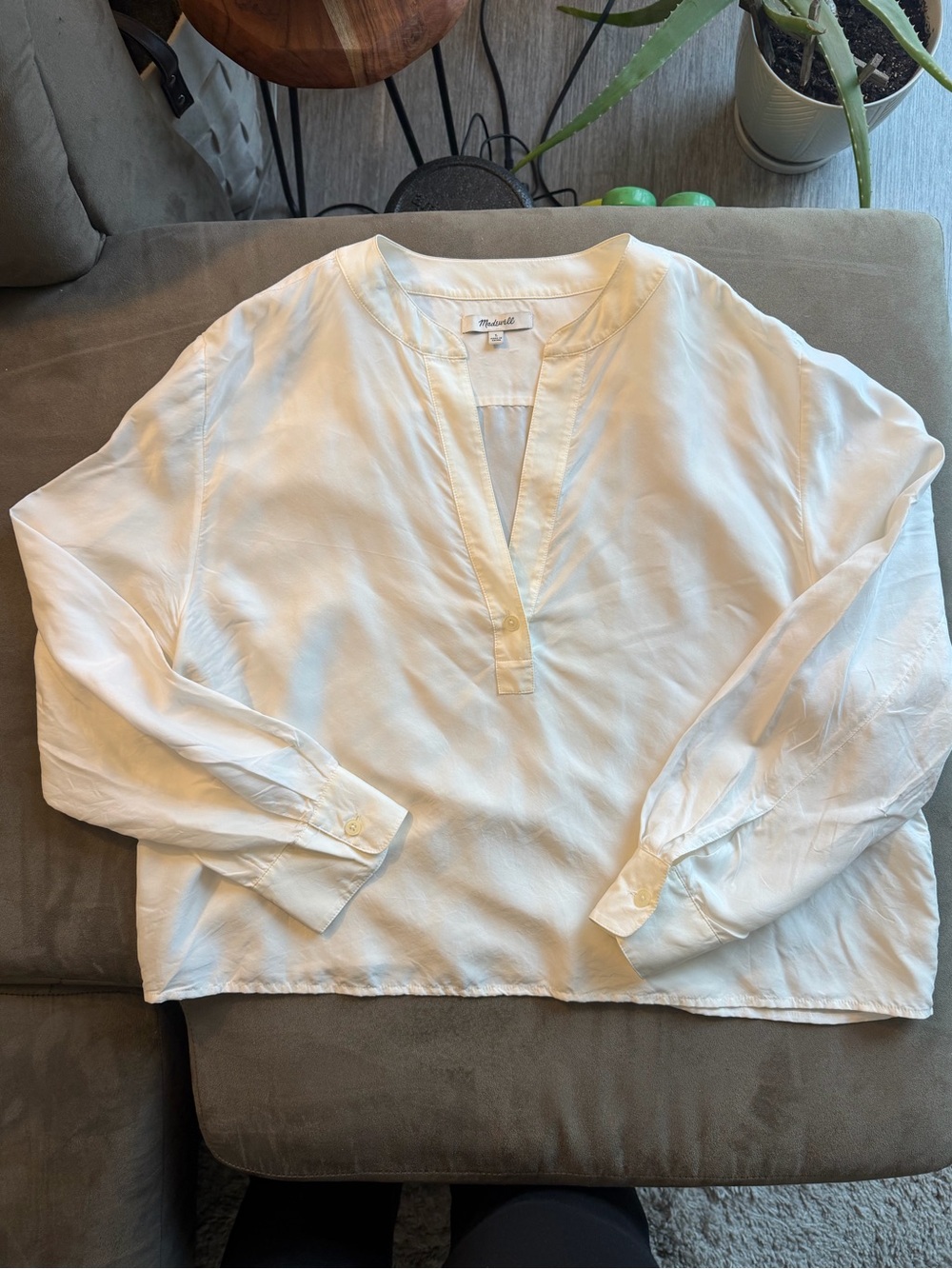 Madewell Silk V-Neck Long Sleeve Pullover Blouse
